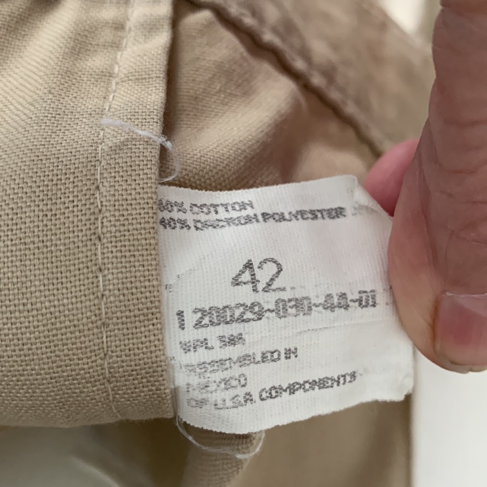 Haggar Men’s shorts in good condition khaki color / size 42. - Picture 4 of 4